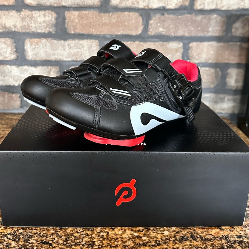 New! Unisex PELOTON cycling shoes Clip on NIB Sz 38 (M4.5 - W6.5)